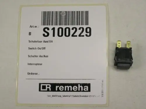 Schalter an/aus der Marke Remeha auf einem weißen Etikett mit Barcode und Artikelnummer S100229, liegend auf einer hellen Unterlage.